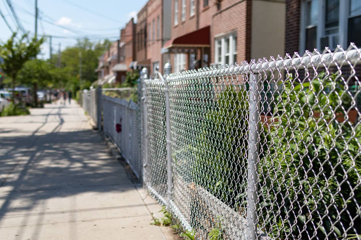 how to remove chain link fence